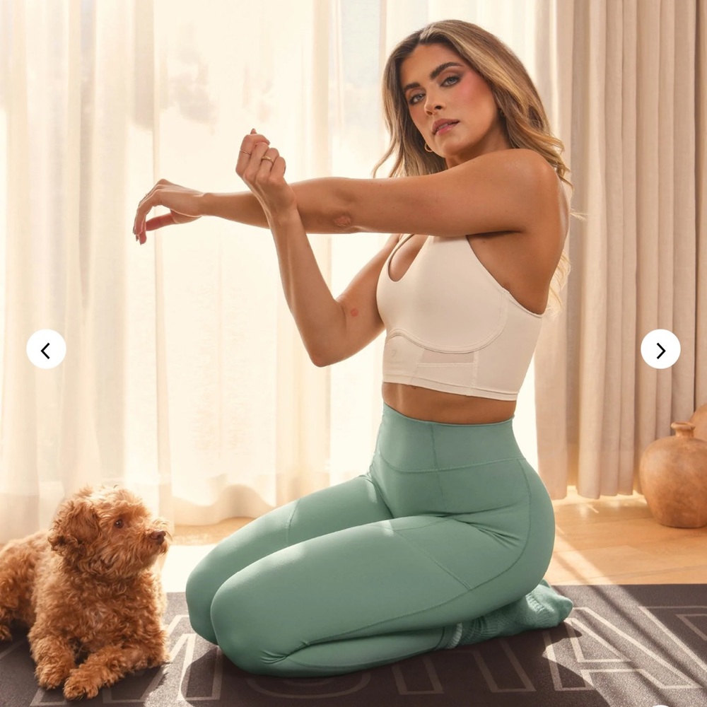 Gymshark × Whitney Simmons Final Collection
Pocket Leggings